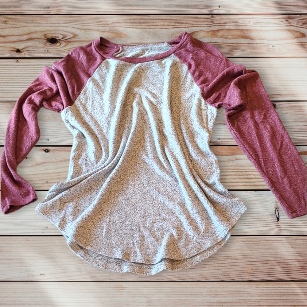 American Eagle Outfitters Soft & Sexy Plush Raglan Top Size Small